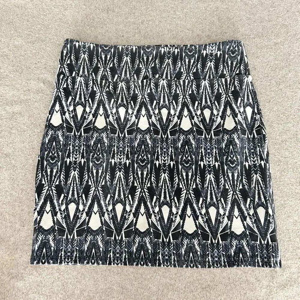 American Eagle Skirt Womens Medium All Over Print Geometric Blue White